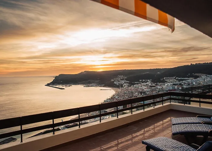 Apartment With A Stunning View Over Sesimbra